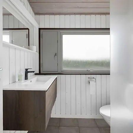 Cozy With Beautiful Views Of Sea And Meadow *