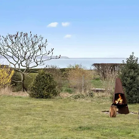 Cozy With Beautiful Views Of Sea And Meadow *