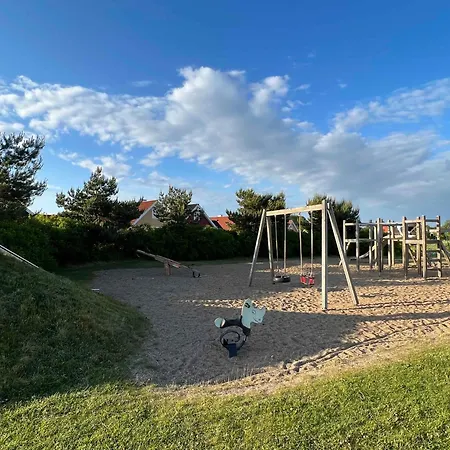 Cozy With Beautiful Views Of Sea And Meadow Brenderup