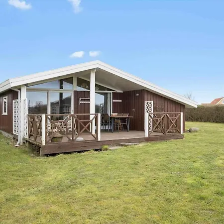 Cozy With Beautiful Views Of Sea And Meadow Holiday home